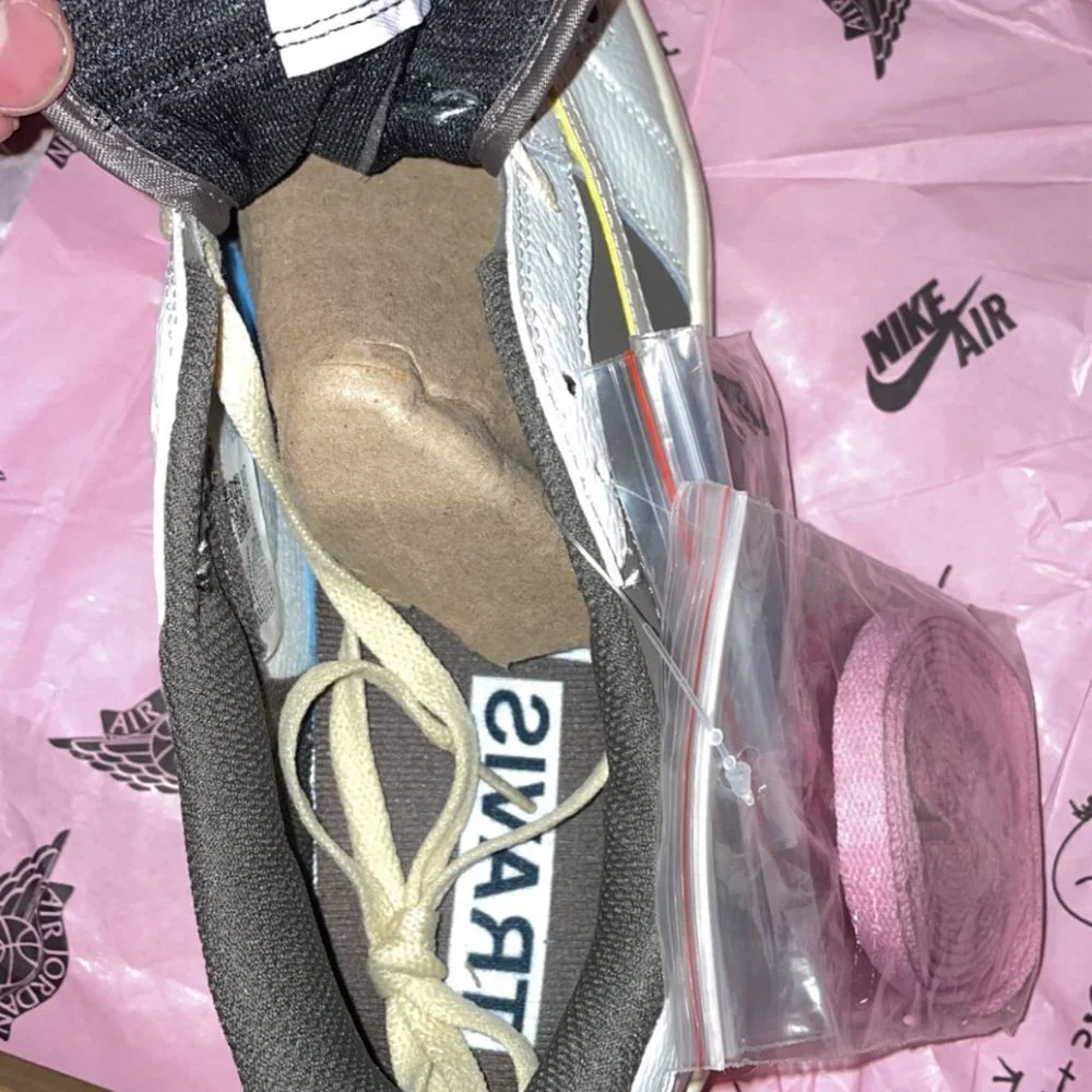 Travis Scott Reverse Mocha - Picture 6 of 9